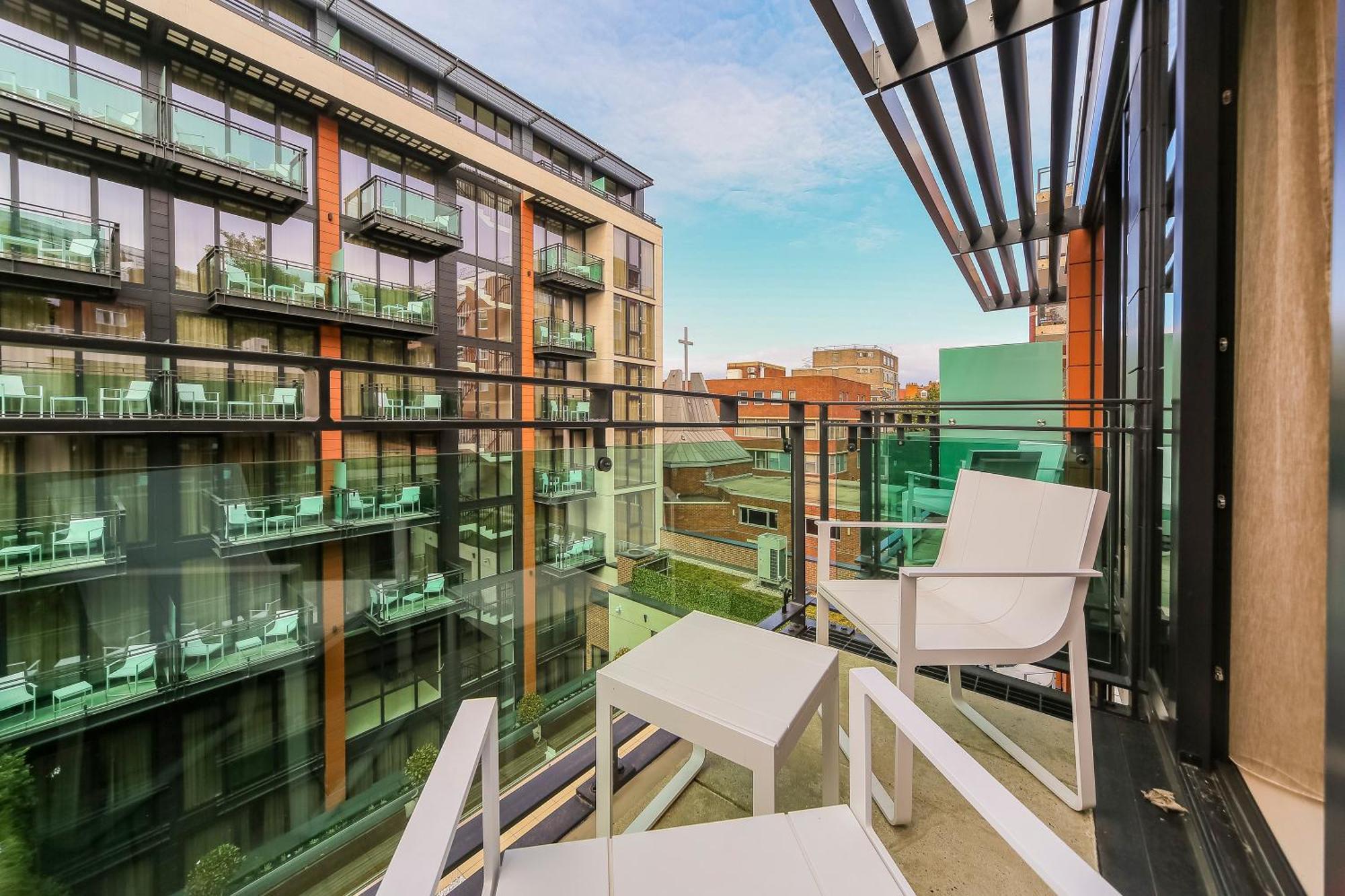 The Quarters Swiss Cottage London Exterior photo