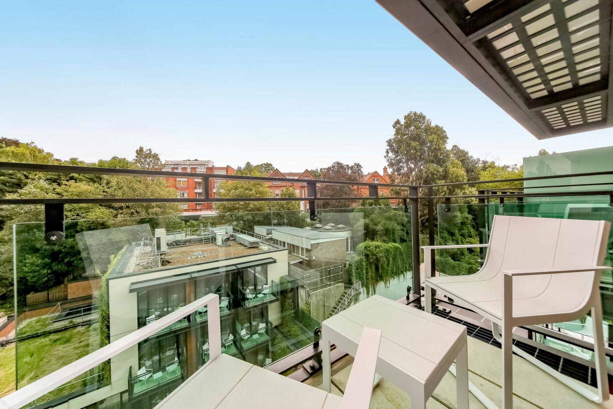 The Quarters Swiss Cottage London Exterior photo
